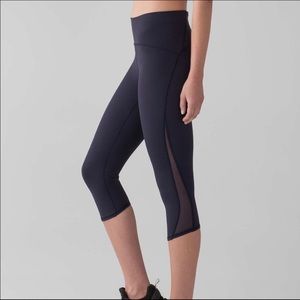 Lululemon Train Times Crop size 4 RED